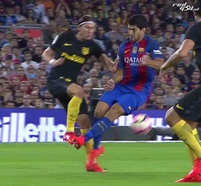 imanoleg_'s tweet photo. Que dice Luis Suárez que se ríe por no llorar. Y sale a expulsión perdonada por partido vs Atleti. https://t.co/bKYpY3erkz