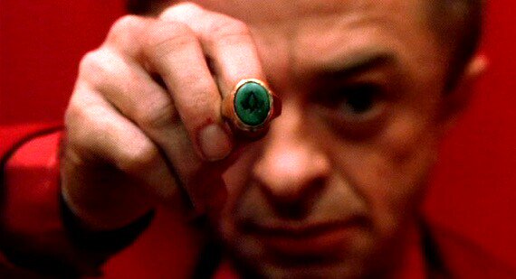 Mycult's tweet photo. Vhs a volte ritornano!"Fuoco cammina con me"1992
(Aka Fire walk with me #TwinPeaks) by #DavidLynch 
Italian trailer: https://t.co/OQ6CXAfsyH https://t.co/lVdLUIrOli
