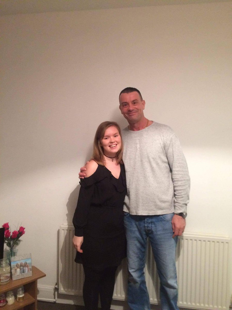 Andy63089180's tweet photo. Happy 21 to a wonderful stepdaughter xxx https://t.co/CxN1AWmtSq