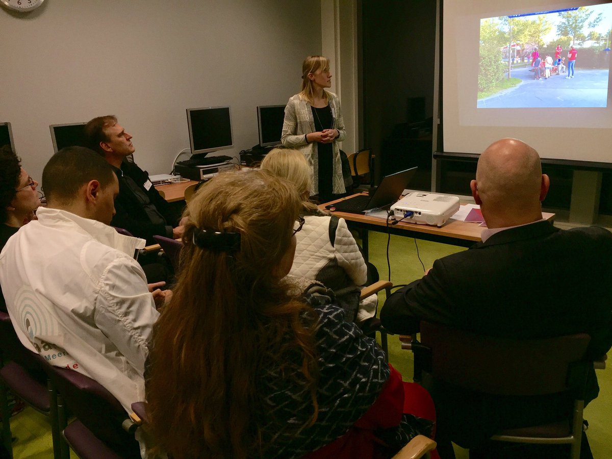DOENJAutrecht's tweet photo. Genoten van inspirerende bijeenkomst sociaal makelen jeugd #030SMB. SMO's, politiek, gemeente en partners in gesprek over het vak! https://t.co/KmXZvxEIJJ