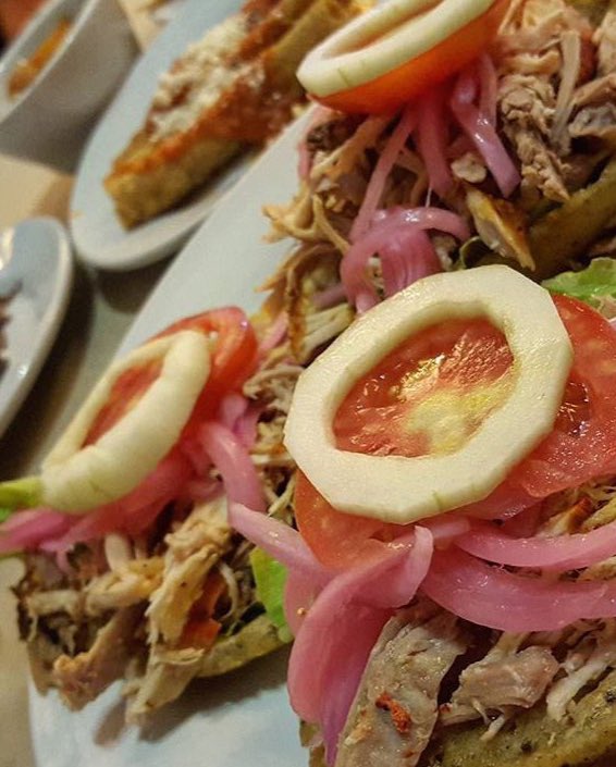 Exquisita Sopa de lima y Panuchos en el reconocido <a href="/LaTradicionMID/">La Tradición</a>  #VenAMeridaBlanca <a href="/TurismoMid/">Turismo Mérida</a> @VenaMeridaB