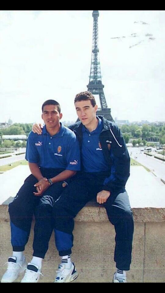 xaviaguado6's tweet photo. Hoy cumple 48 años Fernando Cáceres.La persona que más me ha marcado en mi carrera deportiva.Con el Negro pasé mis mejores años. Felicidades https://t.co/5wW8i5hfvV