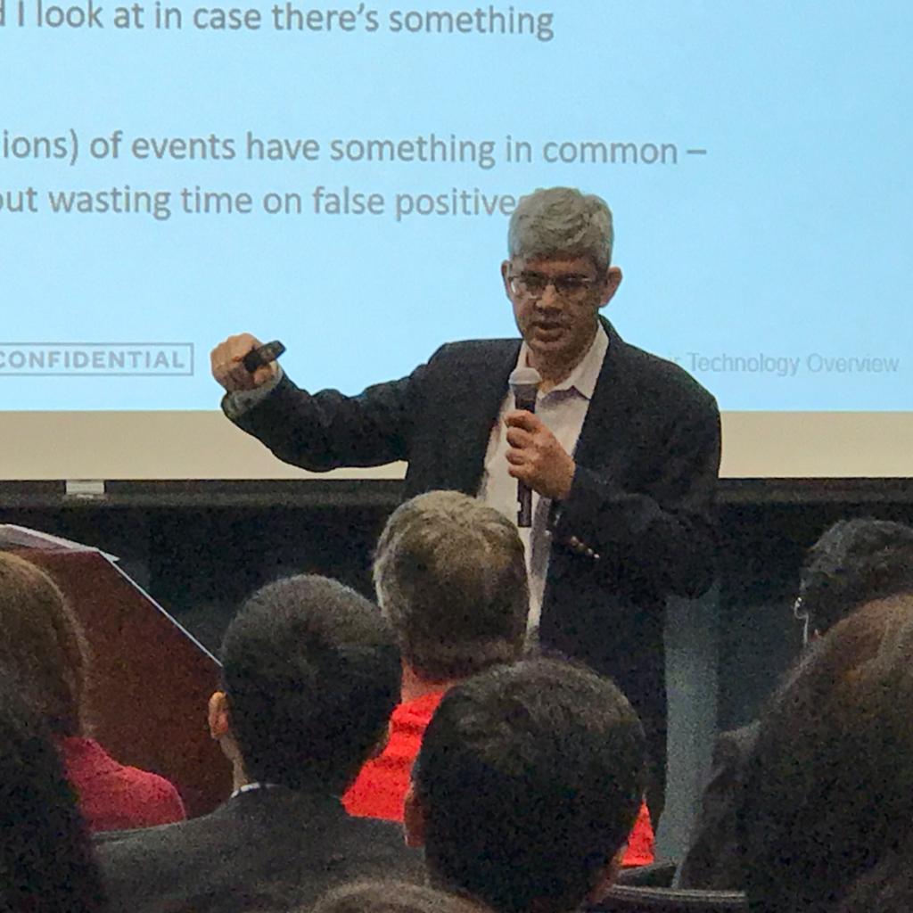 LexisNexisRisk's tweet image. Vijay Raghavan, EVP and CTO for the Risk and Business Analytics division of RELX Group #MakeTechWork