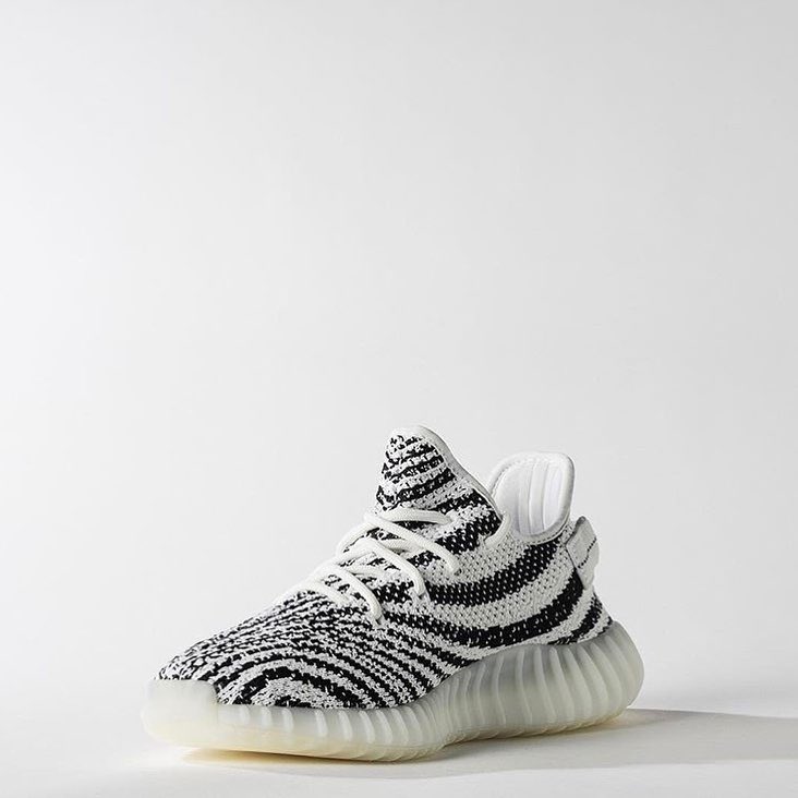 yourbotplug's tweet image. #YeezySeason is here
#Supreme season coming up
Don't miss your chance to cop #YeezyBoost350 or anything else you'd like. DM for bot info 🔥