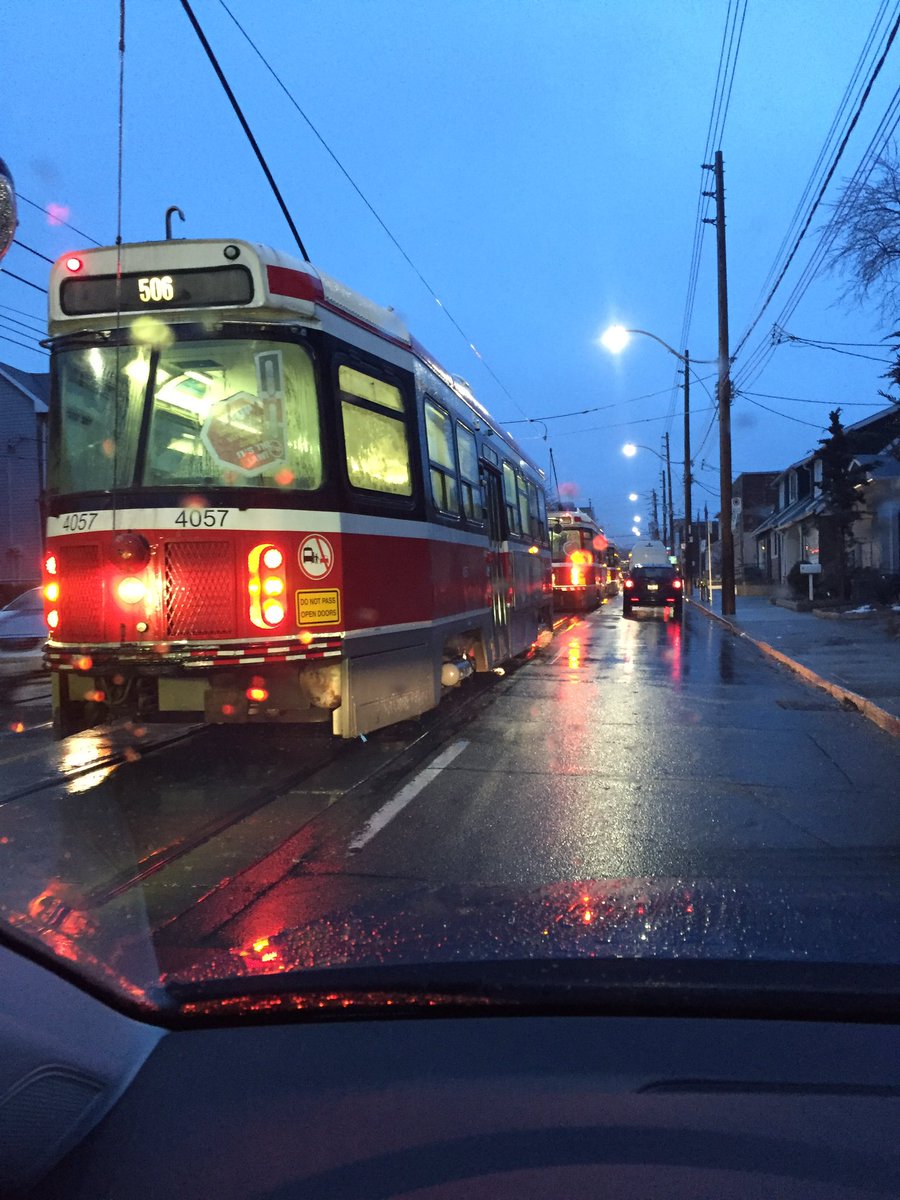 MerCammisuli's tweet photo. 15+ 506 street cars sitting on Coxwell btwn Queen &amp; Gerard @CBCHereandNow https://t.co/Vhdxa1x7cS
