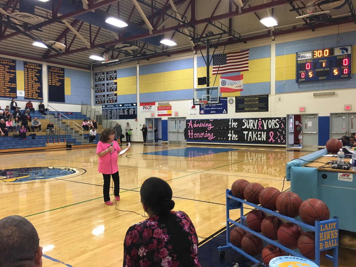 RHGB2017's tweet photo. Thank you Ms. Topus for speaking about breast cancer at the Think Pink Game 💞 https://t.co/pUzvumwHtV