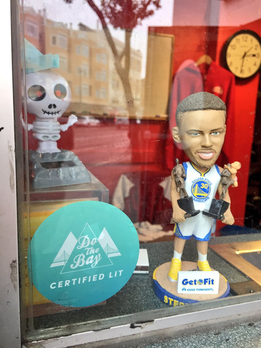 DoTheBay's tweet photo. .@CobbsComedyClub is officially #CertifiedLit! (@StephenCurry30 is also quite fit) π https://t.co/LJy0CKNBtH