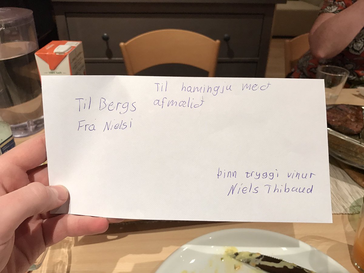 bergurthoris's tweet photo. @TomasJohannss þetta fannst í tiltekt um daginn https://t.co/Tn1spqzaXu