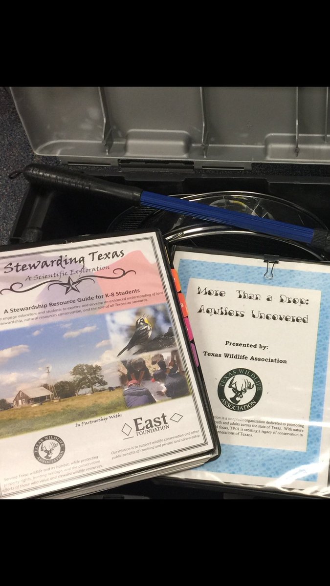 Our first Discovery Trunk arrived in time for studying the Water Cycle.#bearshine#txedtuesday