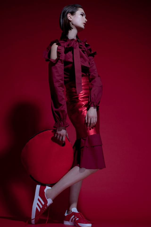 THEO_moda's tweet photo. Red chic from @VeraBiriukova in #Theo #THEOcollection @MarieClaireUA #VictoriaBazhan #art #fashion #photographer
https://t.co/pGkn95s88j https://t.co/oeyTB4uyiJ