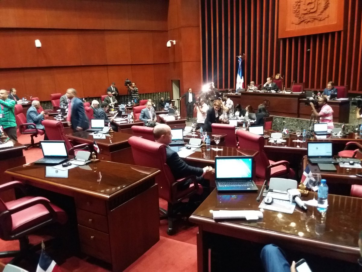 25nunez's tweet photo. @CDN37 Senador Rubén Darío a la Cruz, propone Margarita Melenciano Corporan, complete matrícula a la Cámara Cuentas. https://t.co/b2GDNZVzRl