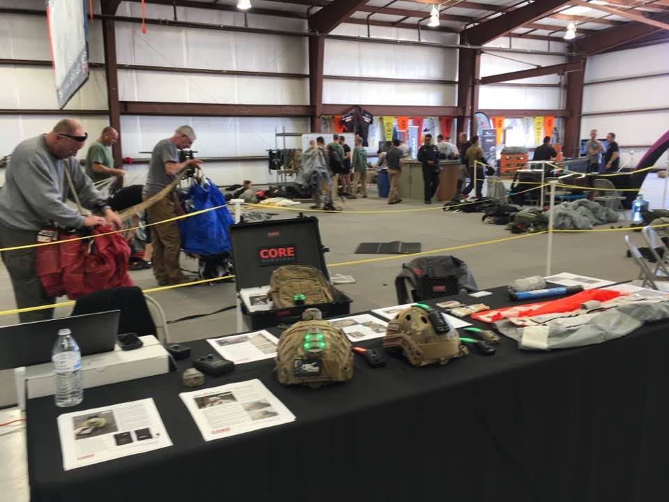 CORESURVIVAL's tweet photo. There's a whole lot of rigging going on at the #CPSOpenHouse2017 in Coolidge. AZ #completeparachutesolutions #helstar5 #helstar6 https://t.co/cYRRpGFQP6
