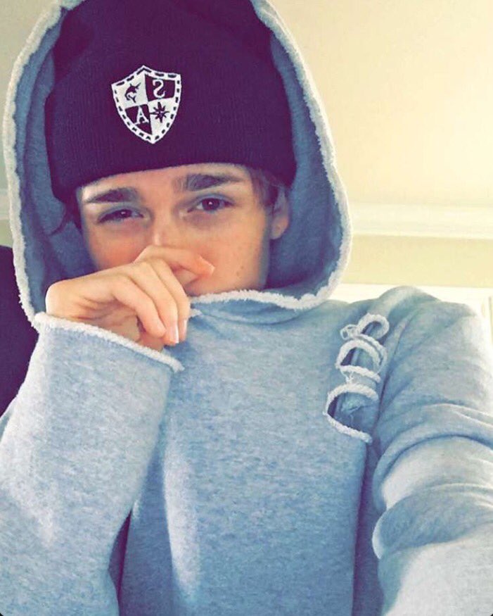 Collinerspanish's tweet image. Crawford publicó esta foto en su cuenta de Instagram promocionando/mencionando a la marca de ropa ELWOOD, el día de hoy 07/02.

#CS