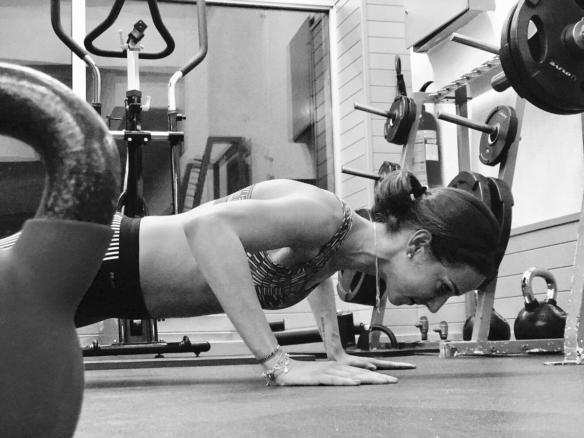 runloloco's tweet photo. Always work towards a better version of yourself. #nrc #ntc #betterforit #starttraining #stopexercising #strength #stronger #runloloco https://t.co/eBwdem8HRG