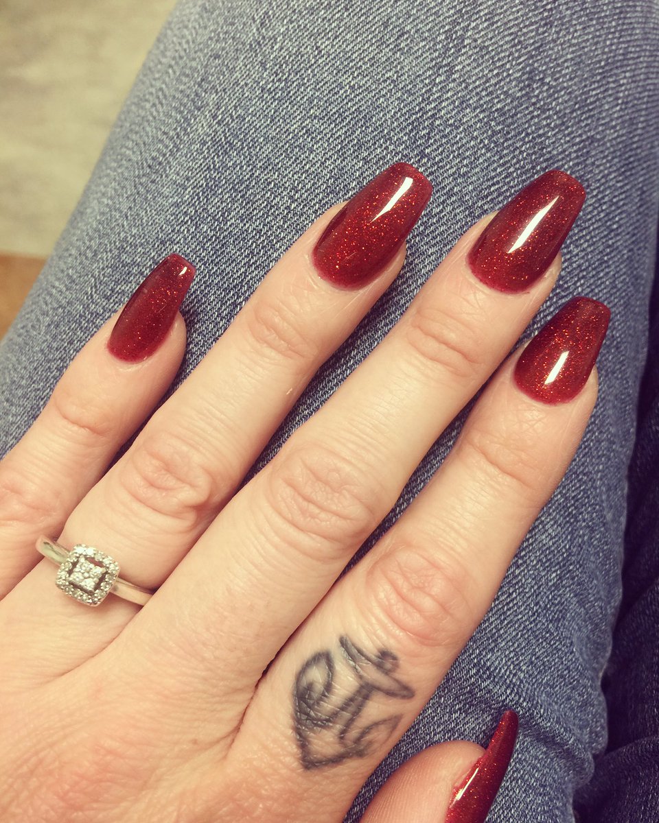 Poppins916's tweet photo. Fresh claws!! #WhoreRed https://t.co/ICkjlS4Uzz