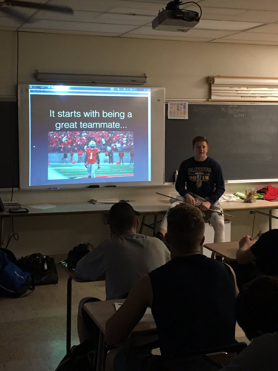 LHSCoachConn's tweet photo. Junior Inf/RHP Jaden Jones with great visuals in his presentation #5 #positivecontagiousenergy #livesit #readyforbigyear https://t.co/rTmU4I6kAi