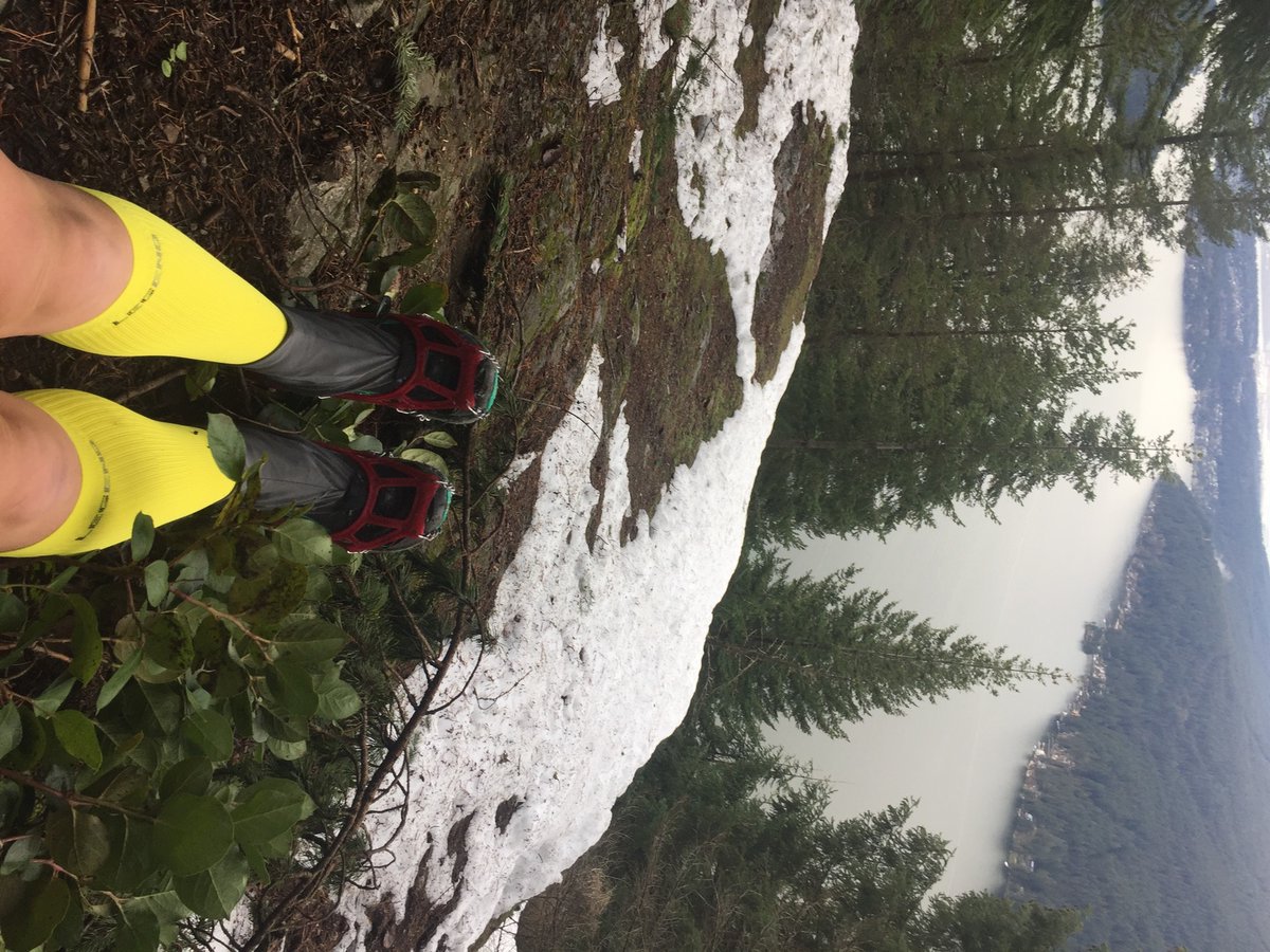 HappsHealthHome's tweet photo. RT+@briehemingway: Always a bonus when you get a view!!! #bibchat #rightnottight @legendlegwear #legendcompression #running #trailrunning https://t.co/3b2jMeGmJB