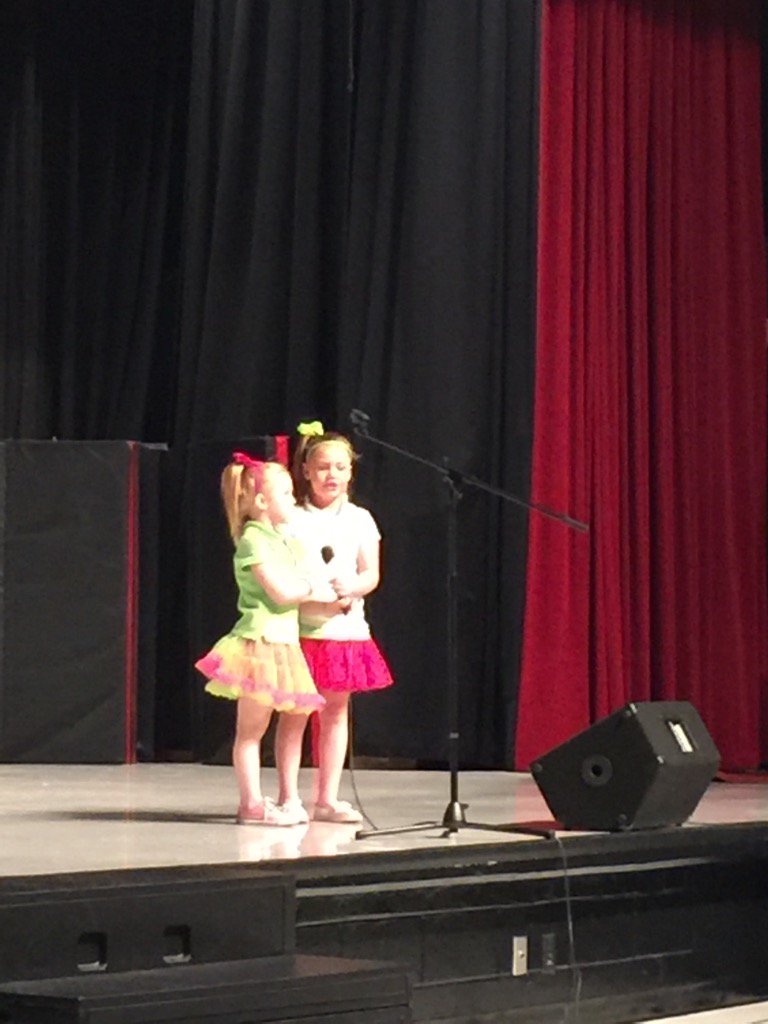 BGESTEM's tweet photo. Duo so cute knew all the words #bgestem https://t.co/fC7W2MuDj0