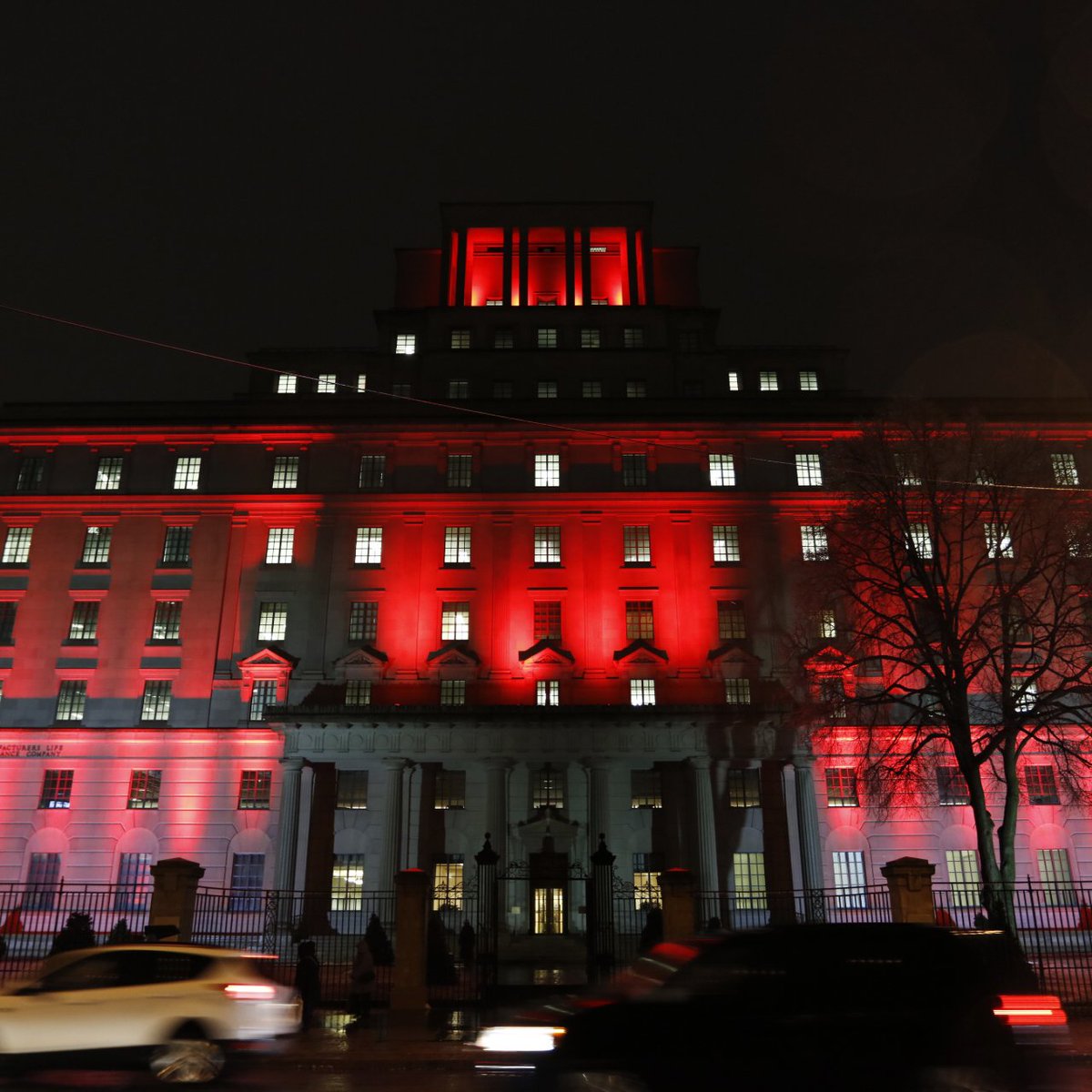 UWGreaterTO's tweet photo. These landmarks are always stunning, but we think they look even better in RED! #UWBelong https://t.co/L8MKNH1NNQ