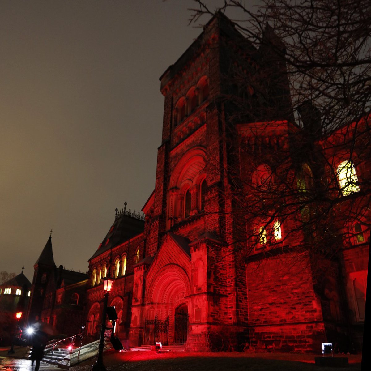 UWGreaterTO's tweet photo. These landmarks are always stunning, but we think they look even better in RED! #UWBelong https://t.co/L8MKNH1NNQ