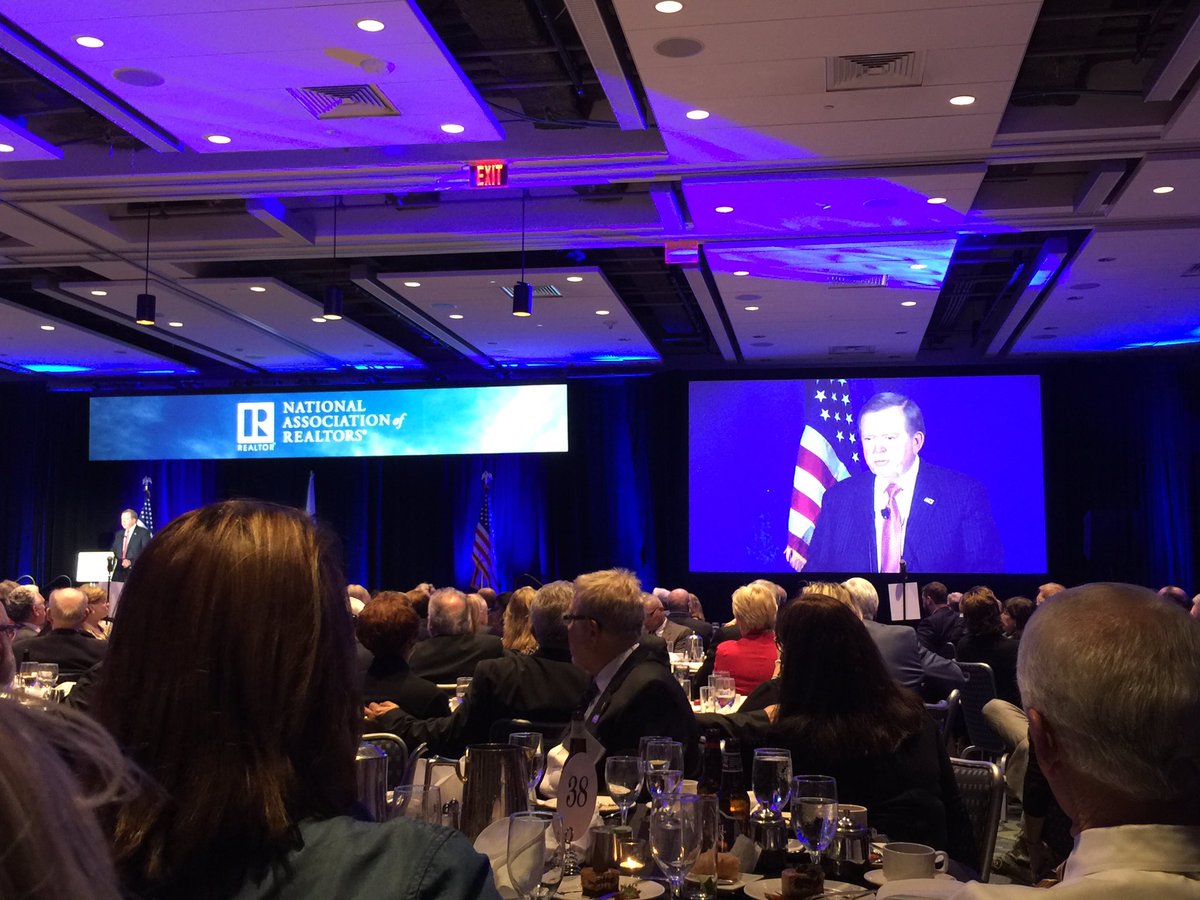 Dianagalavis's tweet photo. Lou Dobbs speaking at the NAR Policy Conference Reception.  #NARPolicyConf #NARFPC #REALTORparty https://t.co/QpIklt8asp