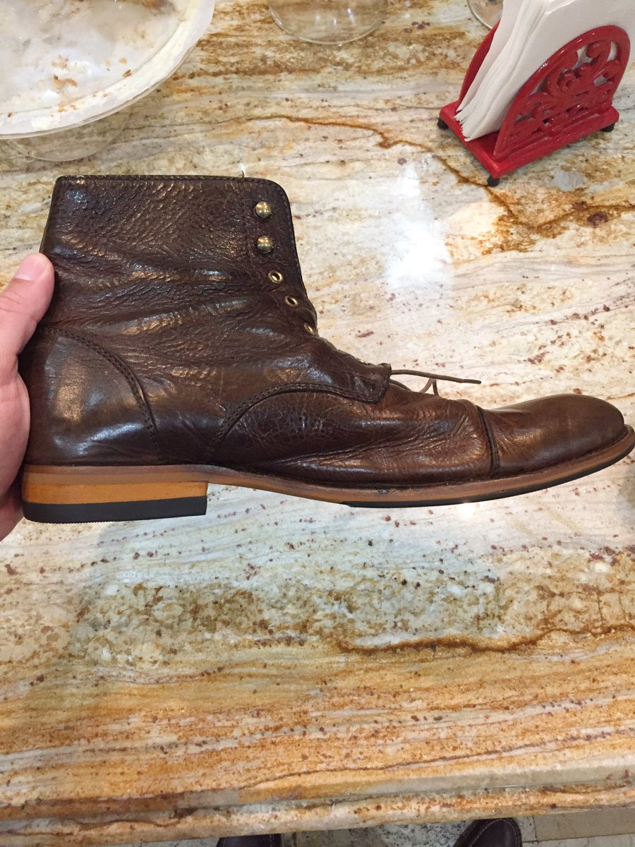 RayLopez's tweet photo. Seven years strong with these bad boys. Just had them resoled and they're lookin 👌#happycamper https://t.co/T2jgqetBCu