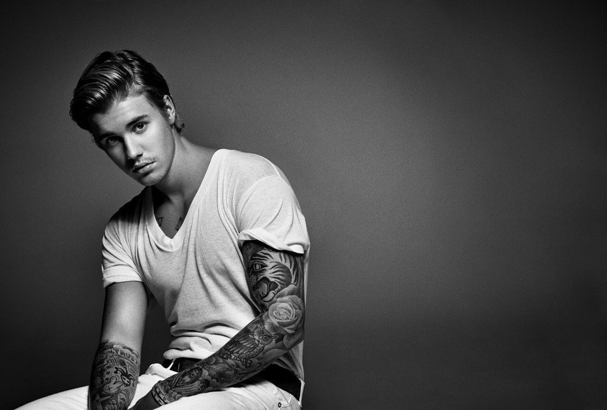 bieberupdate_jp's tweet photo. 2015年7・8月号のイタリアのファッション誌「L'Uomo Vogue」の未公開写真 https://t.co/tGFgaVnwGs
