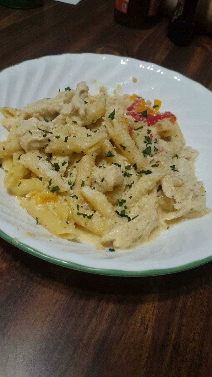 carlaay_ann's tweet photo. Slow Cooker Cajun Chicken Alfredo and Oreogasm Ice Cream tonight on #CookingWithCarly on my snapchat: carlaayann16 https://t.co/RbT60jidlQ