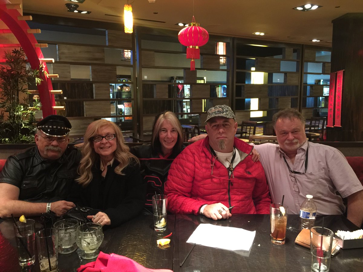 Bido_objects's tweet photo. Dinner and toy design... wait for the CBT ; ) @HardyHaberman @ninaland @tantus https://t.co/zlGLgNjAsi