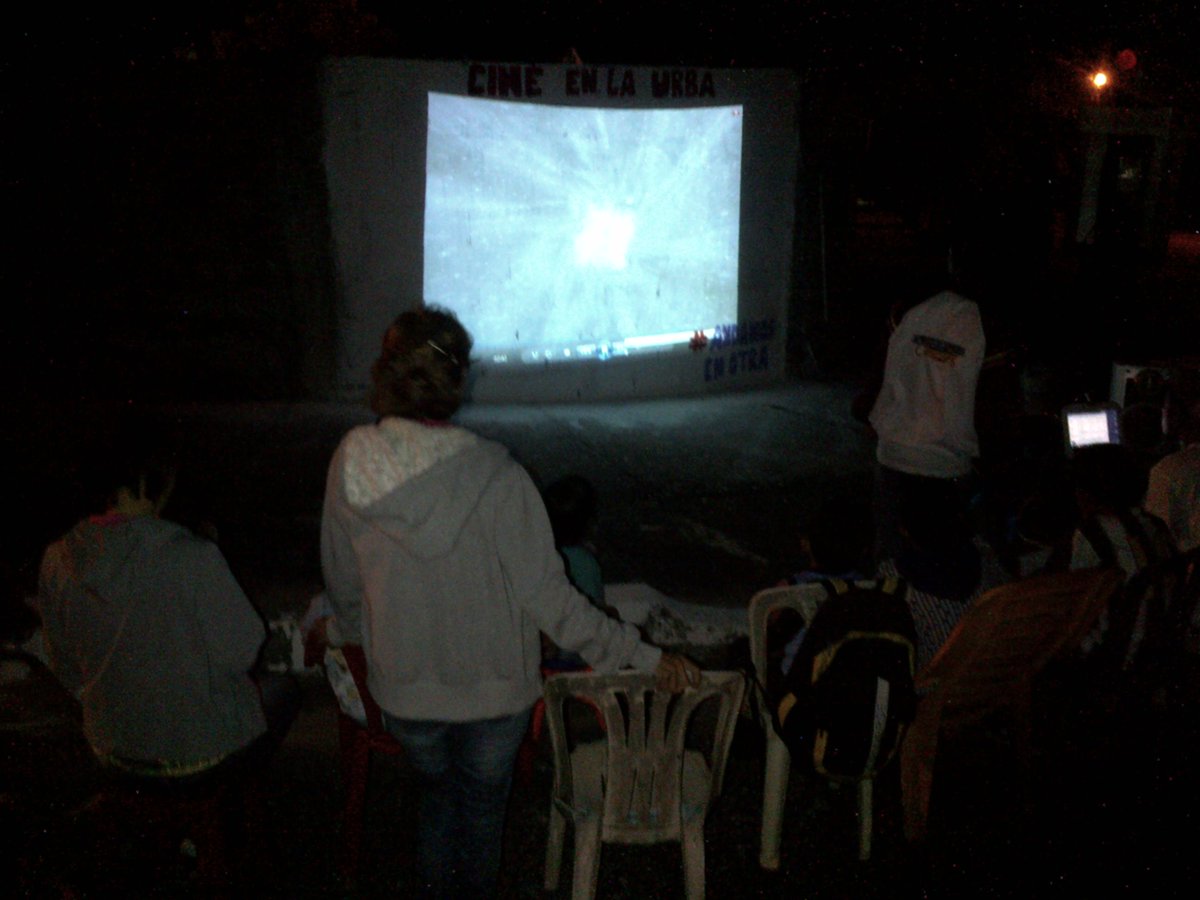 edgardoa22's tweet photo. #Cineenelbarrio #Andamosenotra @CUELLOYARACUY @aasmcandanga @Sevilla1J #Yararecres #Jovenesdelbarrio #Activos
#YaraRecres #activos https://t.co/SuA1JGzVj3