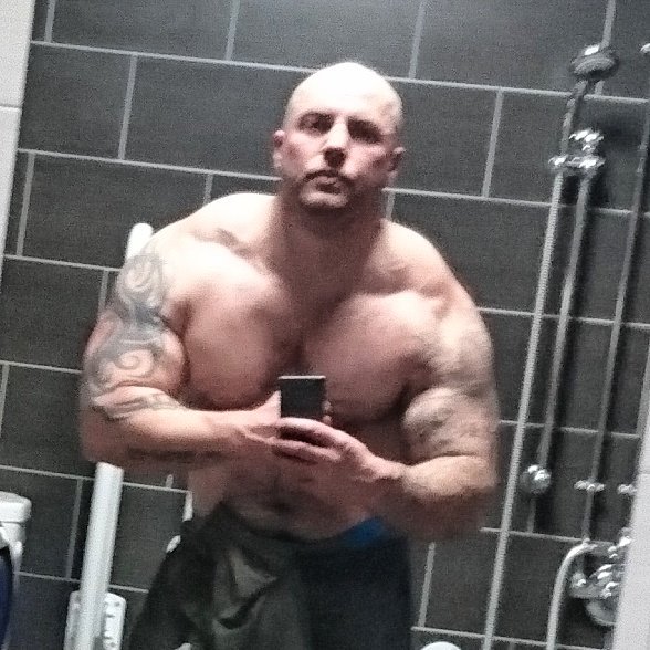 Physical_result's tweet photo. What ever life throws at you,  work it out in the gym https://t.co/Fg9hbsPEd7