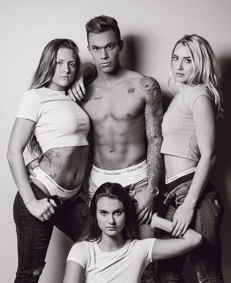 OpulentKyle's tweet photo. Part- time Calvin Klein model 😏 https://t.co/YL8Z54S7Xk