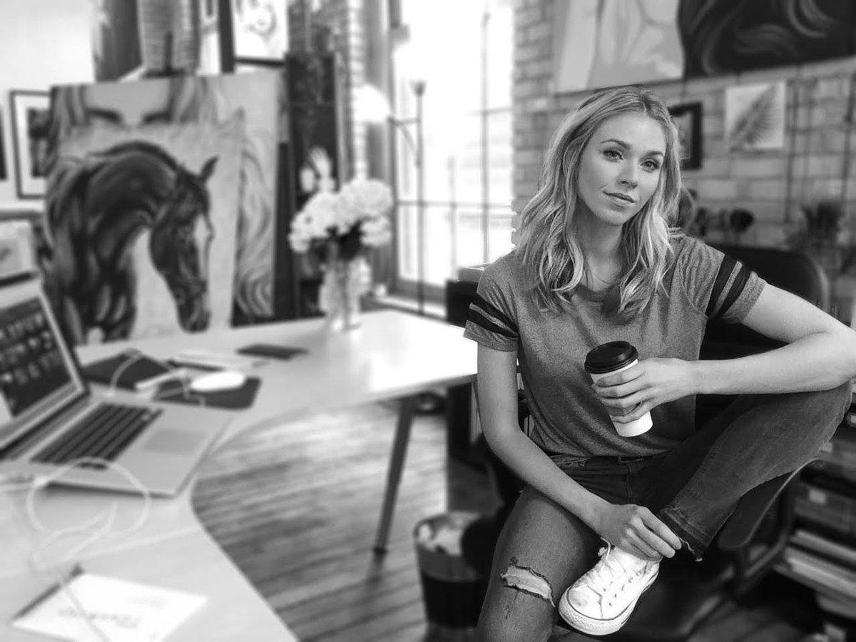 ParagonSocialCo's tweet photo. New year, new blog series: Paragon Social Hour. Check out our interview with #entrepreneur &amp; #artist @vcarpender https://t.co/tEK9Wimcim https://t.co/PW1QagfCR1