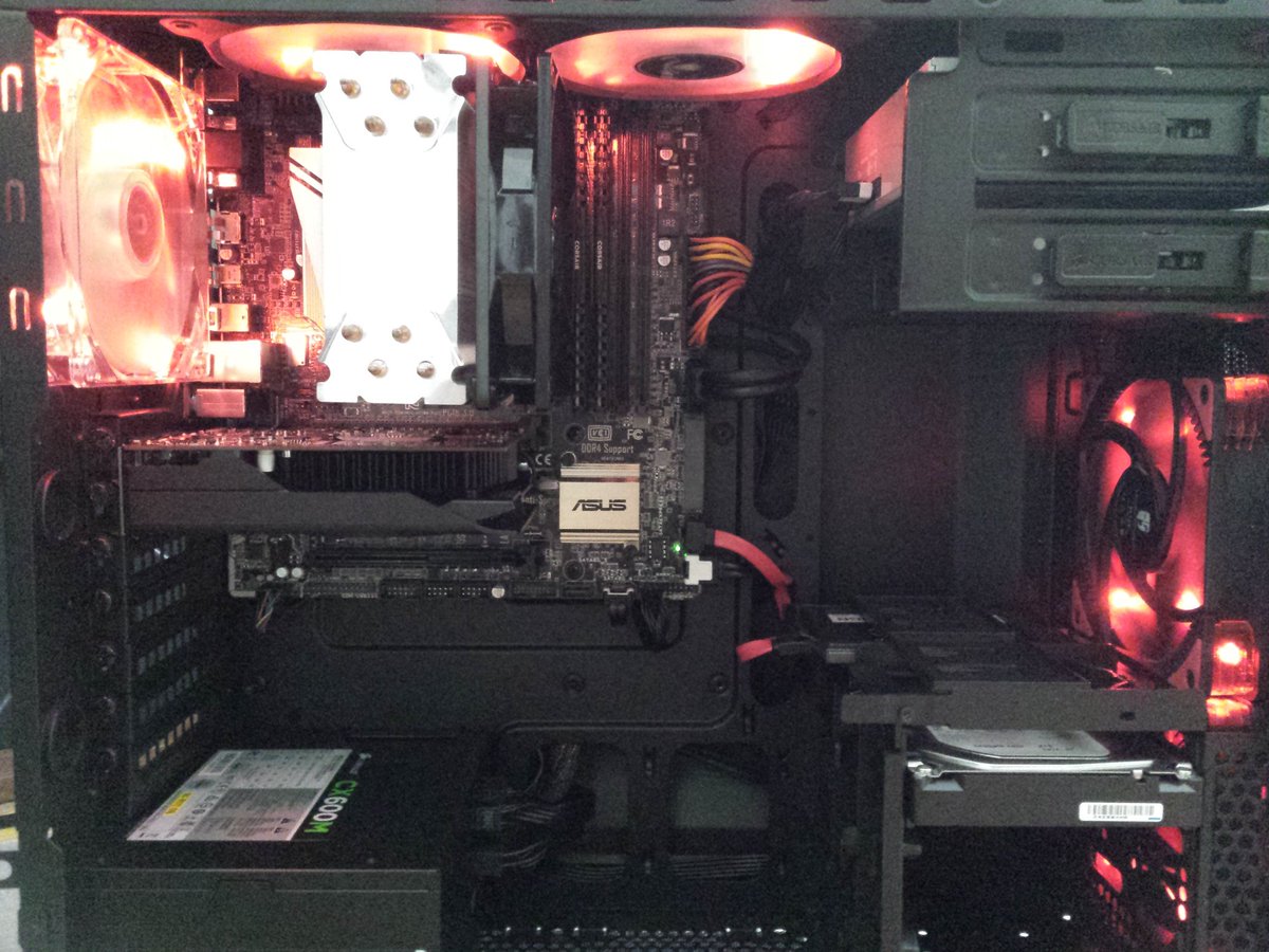 GL1TCHTeK's tweet photo. An #i5 #lga1151 #DDR4 #gtx750ti #corsair #pcrigs #Intel #gaming #gameforlless #reviews #212evo #Coolermaster #build #consolekiller #Cooling https://t.co/G4sEAmvqiY