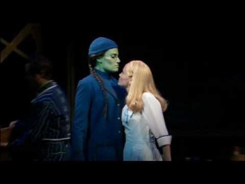 oliviarjonas's tweet photo. no matter how bad you think your school life is, at least the entire student body didn't get together and sing about how much they hate you https://t.co/mYIriuDBNW