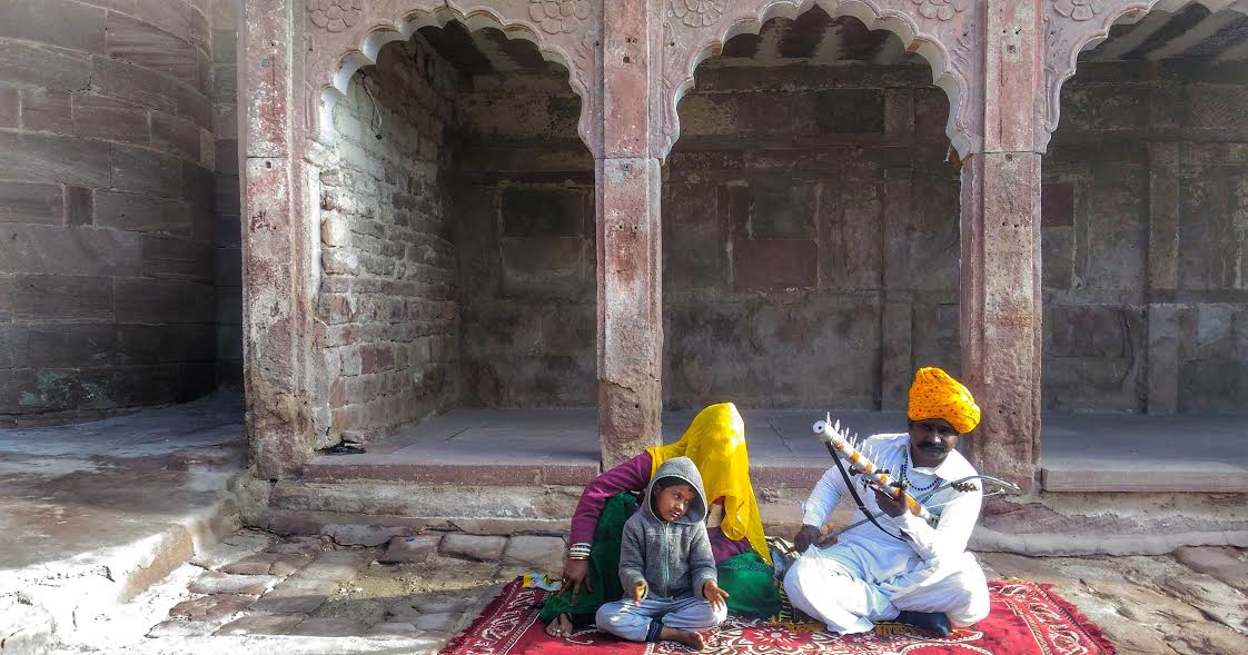 deepikagumaste's tweet photo. @my_rajasthan indeed. I have got to learn so much about it last week. So many stories! #Mandna #blockprinting #pottery #ravanhatta music 😊 https://t.co/kWaGbdWUPk