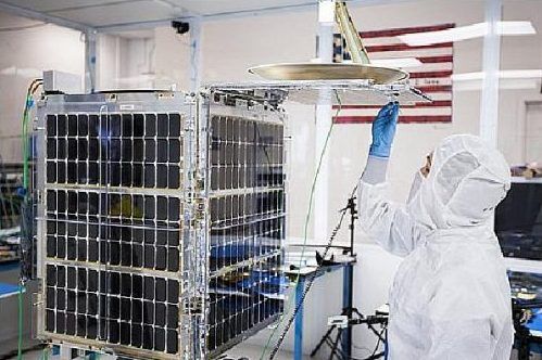 FlashTweet's tweet photo. 2⃣[#Web] #Google abandonne ses ambitions spatiales https://t.co/Ov8X7kfdnT @lemondefr #alphabet #internet #innovation #FlashTweet https://t.co/1jtnGA7vFp