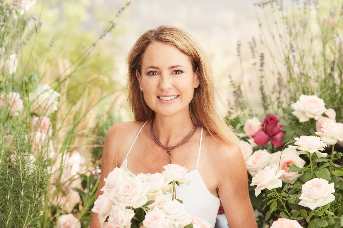 InvisibleThdPR's tweet photo. Love this shot of Alison radiating beauty inside and out with @JurliqueAUS yesterday! @Relauncher #JurliqueGlow #ExperienceRadiance https://t.co/DPDYfXtBCD