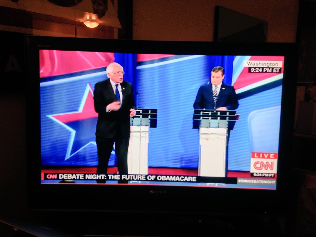 LukewSavage's tweet photo. BTW I live in Canada and everything Ted Cruz is saying about our healthcare system is bullshit. #CNNDebateNight https://t.co/gx2klUzBYP