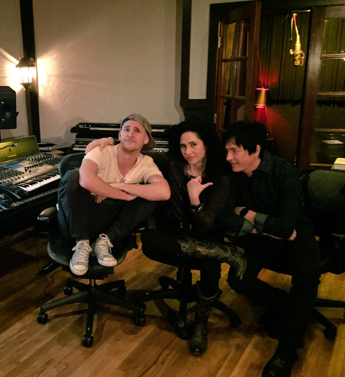 #RevolverRecordings w/ <a href="/johanlindbrandt/">johan Lindbrandt</a> <a href="/KatrinaMusic/">Katrina Woolverton</a> #TunesTuesday a Brit &amp; Swede &amp; Armenian #MakingMusic in #California #Songs <a href="/GPSMGMT/">GPS Management</a>