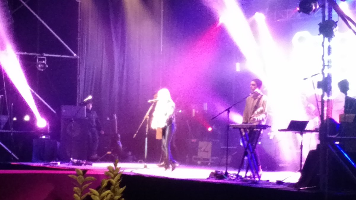 Gracias <a href="/nicolemusica/">Nicole</a> , por este gran concierto en #LosMuermos