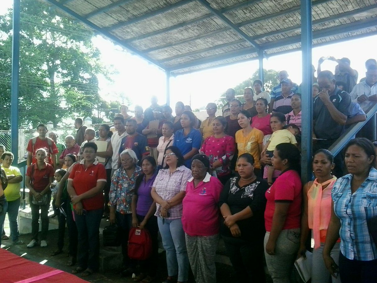 FoncresDelta's tweet photo. Afianzamos #PlanSemillaDelta2017 en Asamblea de hoy junto a 56 #Clap de la parroquia "San Rafael" y el Gabinete Móvil Productivo.Venceremos! https://t.co/89MiqyjlQi