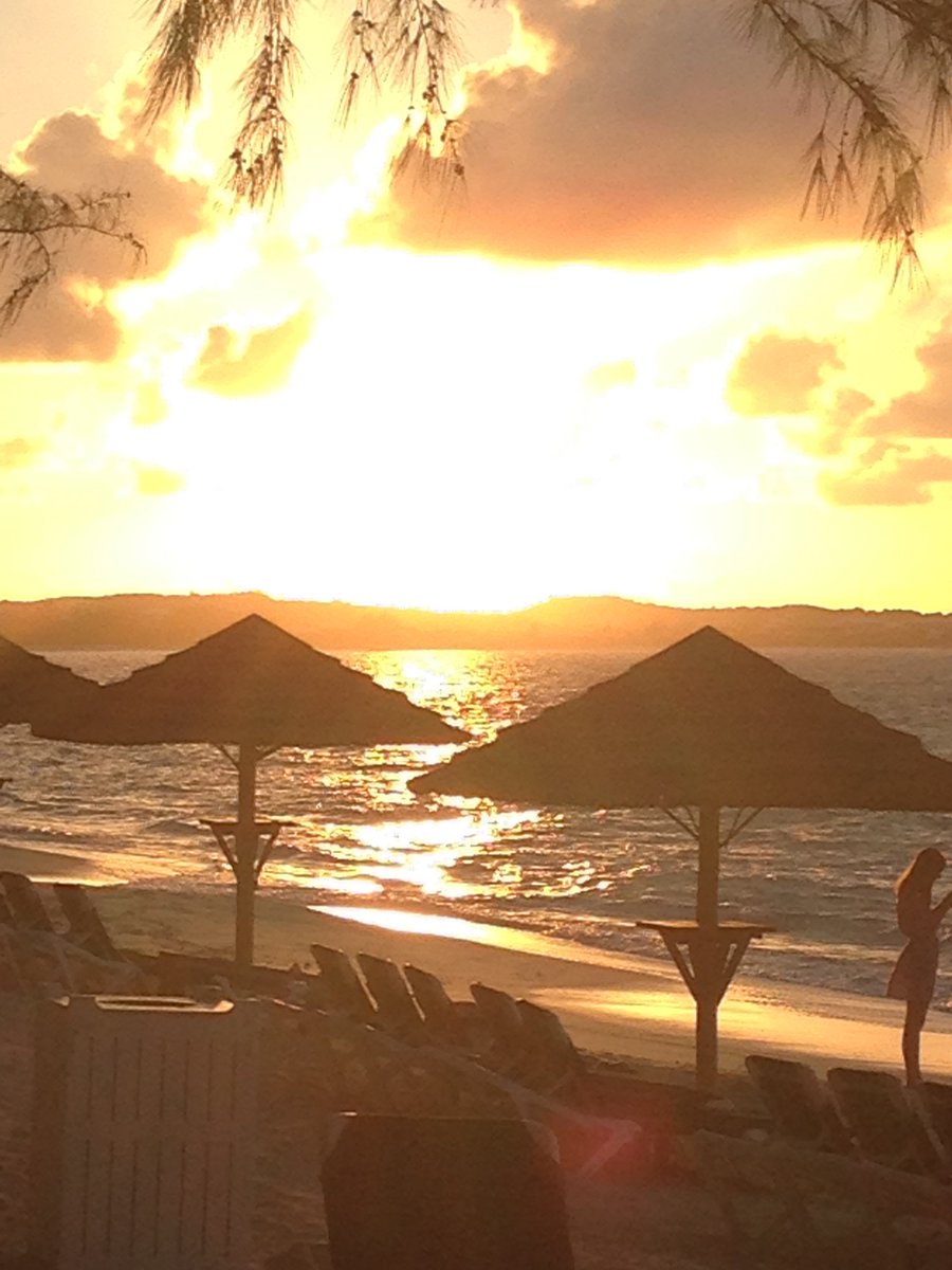 SassyTravelMom's tweet photo. Current mood:  In need of sunshine. https://t.co/DJxiHUgBhf