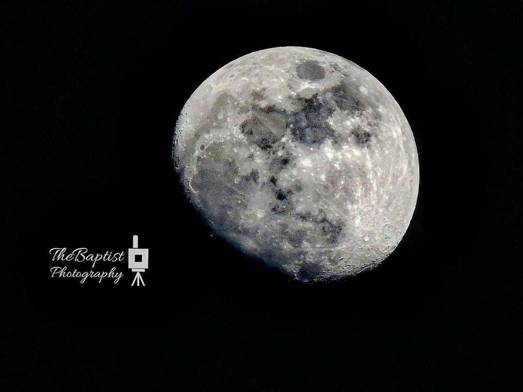 TheBaptistPhoto's tweet photo. Moons Over St. Louie...
#stl #moon #moonshot #lunar #zoom #moon light #silouette #alwayslo… https://t.co/FRn8mrSLHQ https://t.co/qTtbYkoCJo