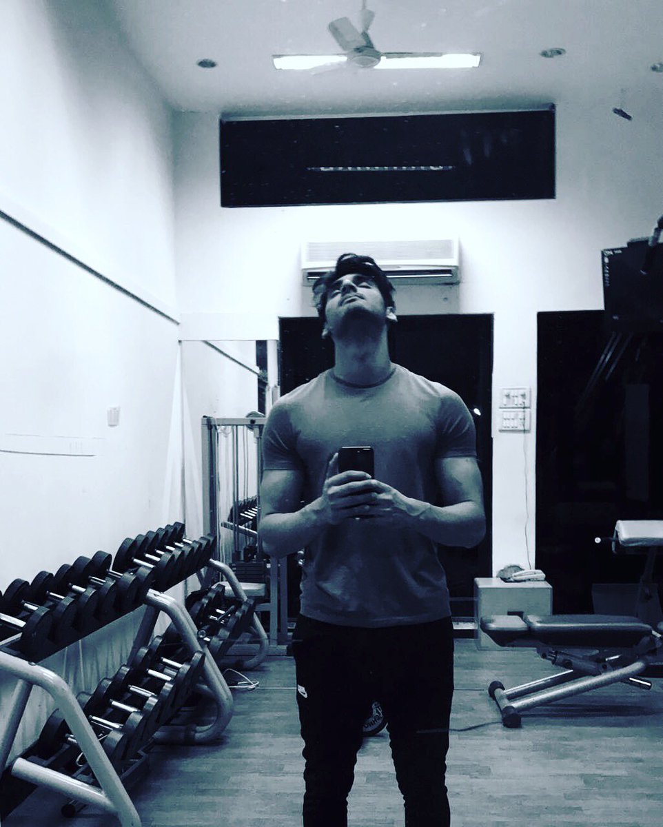 SunielVShetty's tweet photo. 2015 WAS WARM UP ...2016 PRACTICE...2017 GAME TIME ...JOURNEY BEGINS #AhanShetty ❤️️🙏 https://t.co/xn8RWsgPut