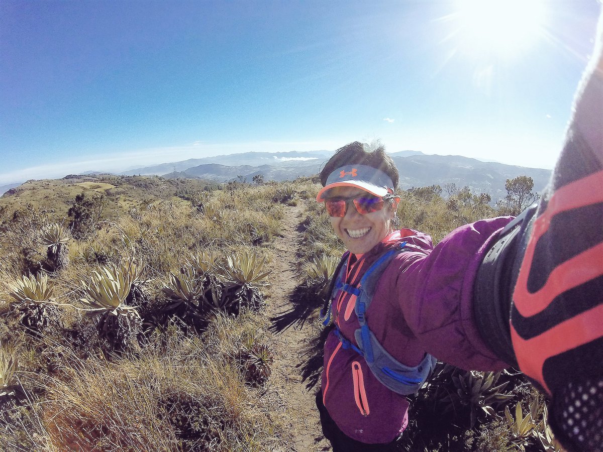 paitofierro's tweet photo. Entrenando más cerca de las estrellas, en las soleadas mañanas de #Bogota #cerrosorientales #montaña #YoElegiCorrer #trailrunning https://t.co/4aWX2xhq5G