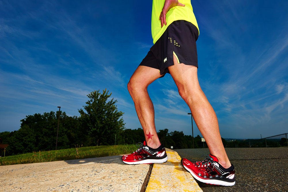 runnersworld's tweet photo. Follow these tips to get to the starting line prepared to race. https://t.co/kgATsdFPP6 https://t.co/A6sbgCbjYE