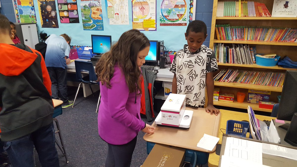 ECUcrystalECU's tweet photo. Students enjoying calculating shipping costs @EdwardBestFCS Mall Math Marathon. @FCSchoolsNC @pmubenga #ROCKmath @adamdovico @drvcjones https://t.co/eliJuG3QnE