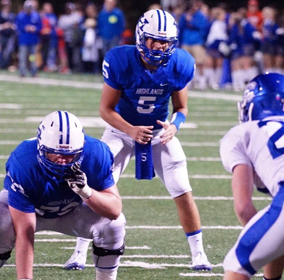 mikeharris41's tweet photo. So proud of you Brady!
@BooGosney25 @HanoverFTBL #PantherPride https://t.co/NaGOq78vzN
