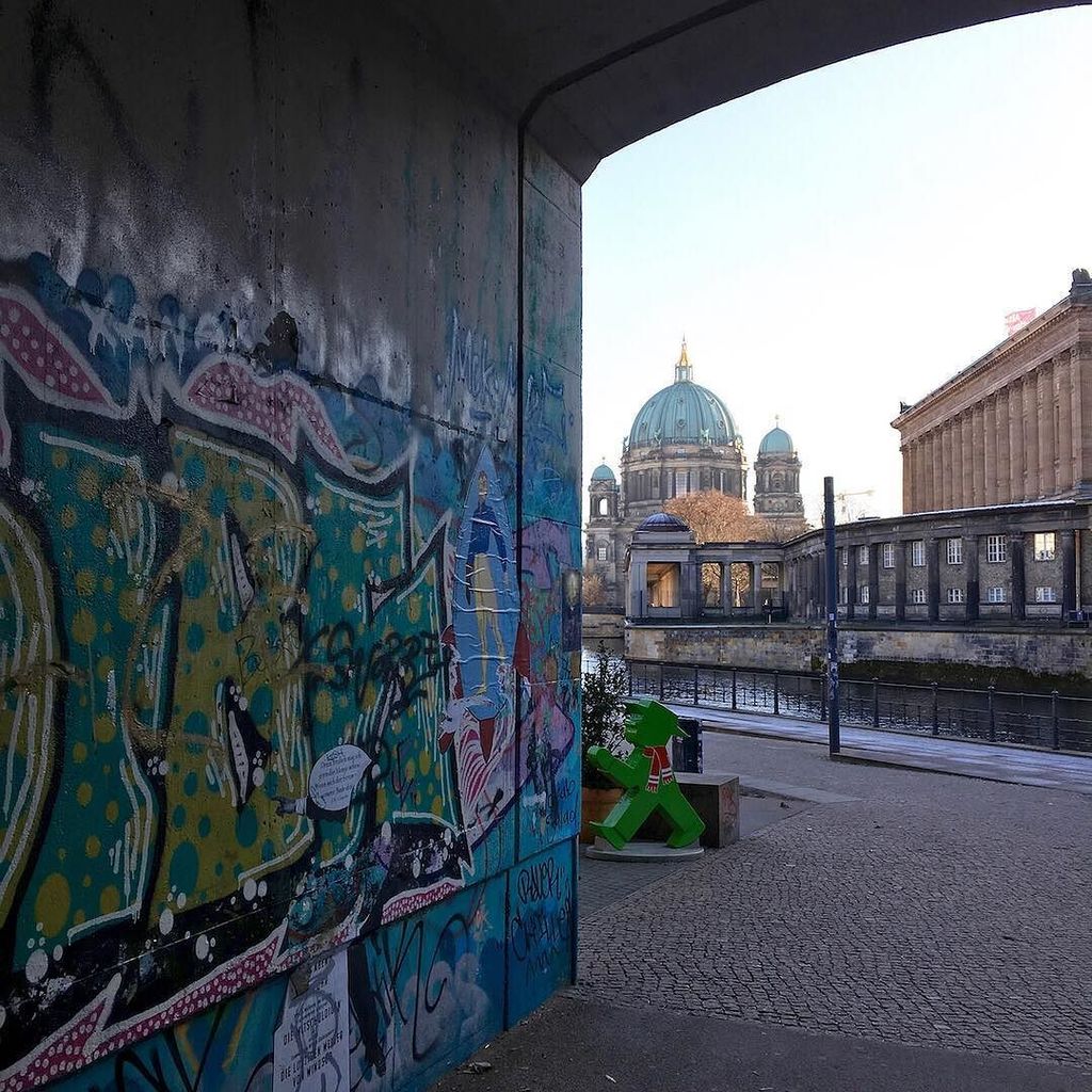 Repolished's tweet image. 🇩🇪 I finally did a recap of Berlin #ontheblog 🇩🇪 Link in bio 👆 ift.tt/2loAncg